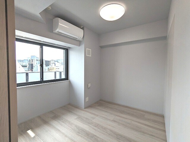 物件内観写真24　(5帖洋室
南向き
エアコン３台付です
インターネット無料
ペ)