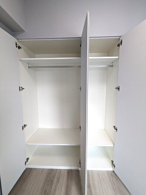 物件内観写真25　(5帖洋室
南向き
エアコン３台付です
インターネット無料
ペ)