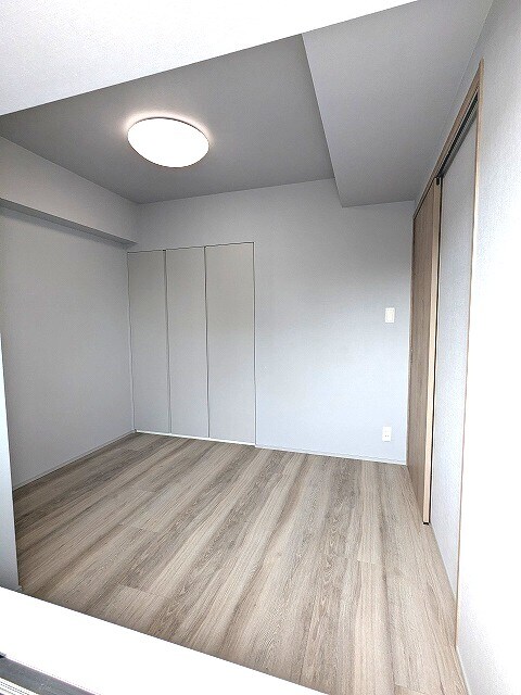 物件内観写真27　(5帖洋室
南向き
エアコン３台付です
インターネット無料
ペ)