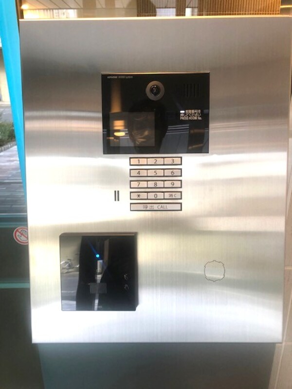 エントランス(タッチキーのＴＶモニター付きオートロックセキュリティ)