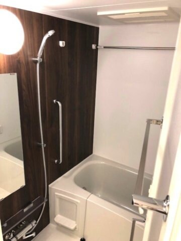 物件内観写真6　(追焚オートバス、浴室換気乾燥機付き)