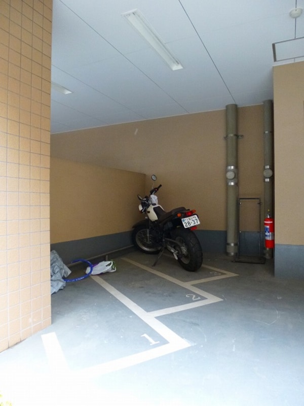 建物設備(バイク置き場)