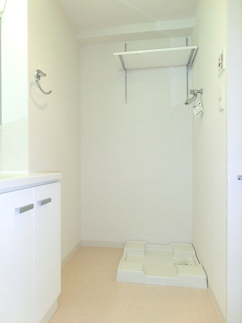 物件内観写真27　(パークアクシス元浅草ステージの洗面室に洗濯機置場便利です)