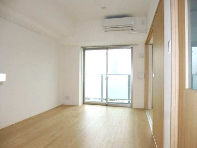 物件内観写真4　(明るい室内です)