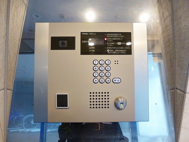 物件外観写真3　(タッチキーのモニター付オートロックセキュリティです)