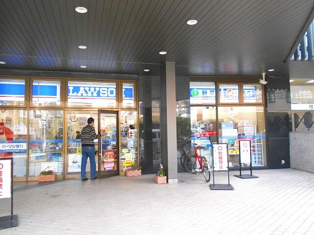 物件内観写真24　(１Fのローソン)