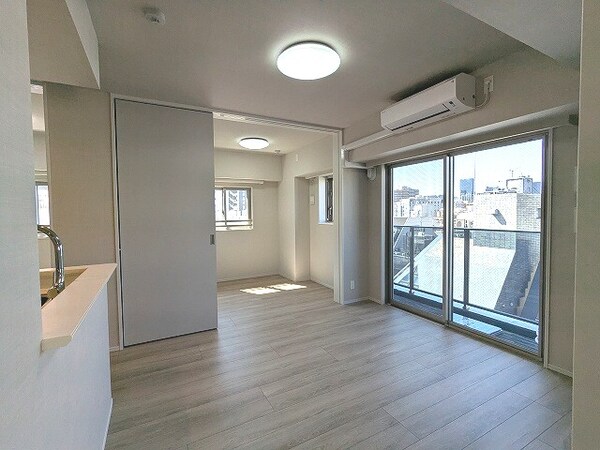 建物設備(カウンターキッチン、全室照明付き、リビングにエアコン付き、ワ)