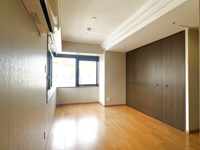 物件内観写真14　(洋室)