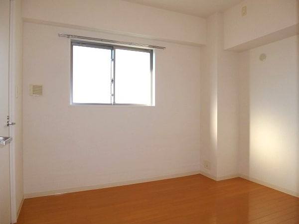 建物設備(角部屋明るい洋室です)