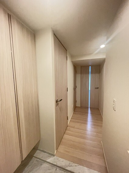 物件内観写真13　(玄関)