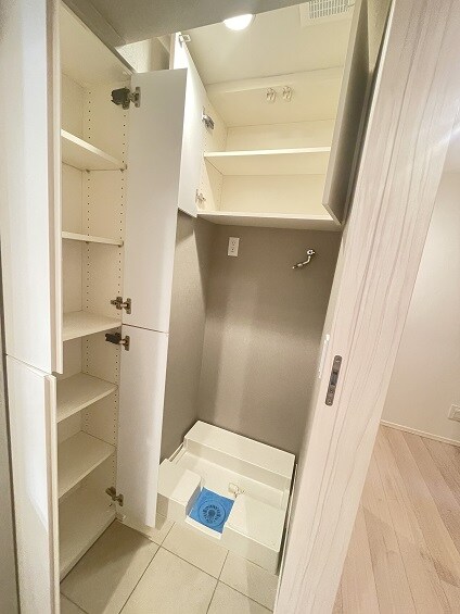 物件内観写真27　(ランドリースペース収納)