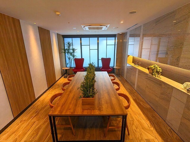 物件外観写真1　(1FビジネスラウンジWi-Fi完備)