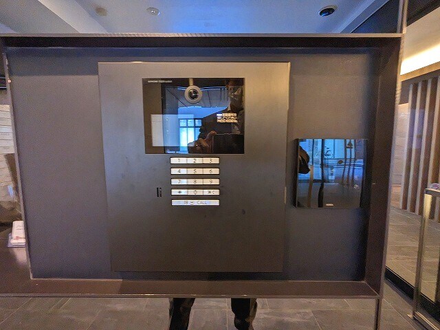 物件内観写真13　(オートロックはタッチキーで楽々入室です)