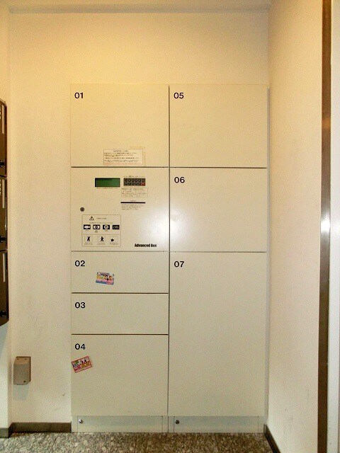 物件外観写真3　(プロスペクトＫＡＬＯＮ三ノ輪の不在時に便利な宅配ＢＯＸです)