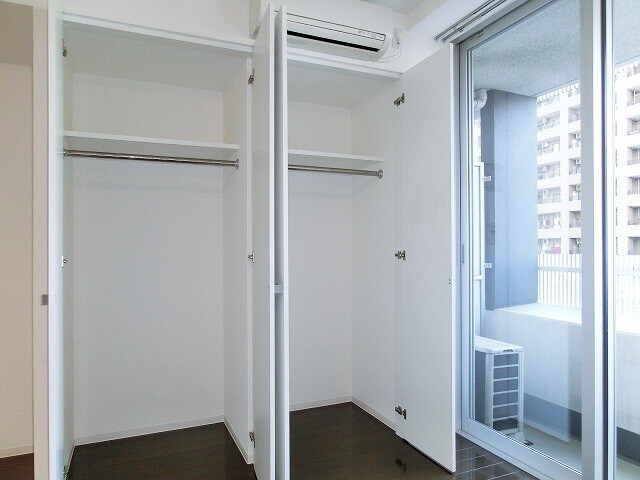 物件内観写真8　(プロスペクトＫＡＬＯＮ三ノ輪の収納豊富なクローゼットです)