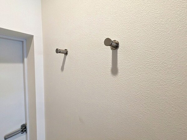建物設備(玄関にコートフック付きです)