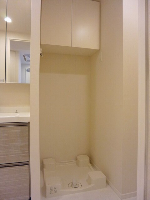 物件内観写真15　(排水溝掃除しやすい足高防水パンです)