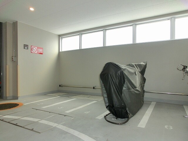 物件内観写真23　(屋内バイク置き場)