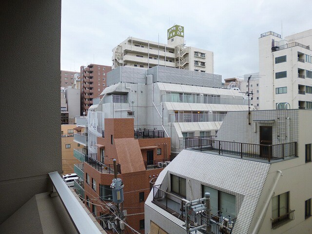 物件内観写真25　(アクセントクロスの洋室)