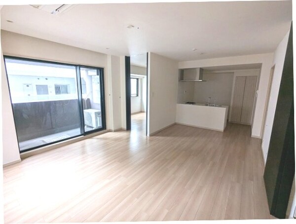 建物設備(リビングに床暖房、ビルトインエアコン、カウンターキッチン、角)