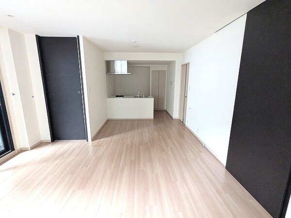 建物設備(リビングに床暖房、ビルトインエアコン、カウンターキッチン、角)