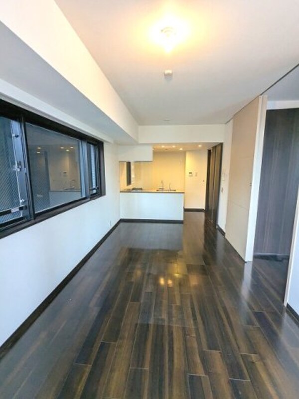 建物設備(リビングに床暖房、ビルトインエアコン、カウンターキッチン、角)