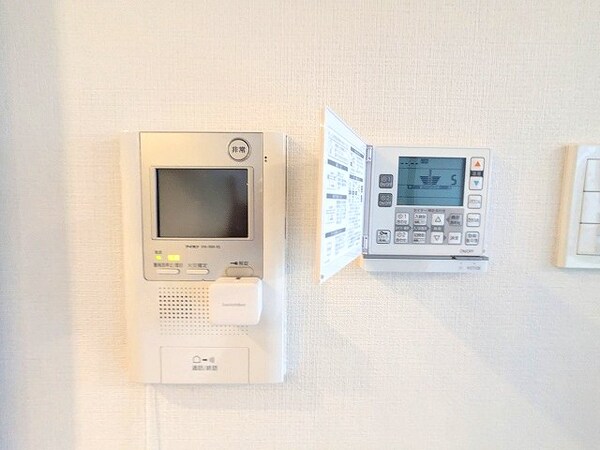 建物設備(モニター付インターホンセキュリティ、リビングに床暖房)