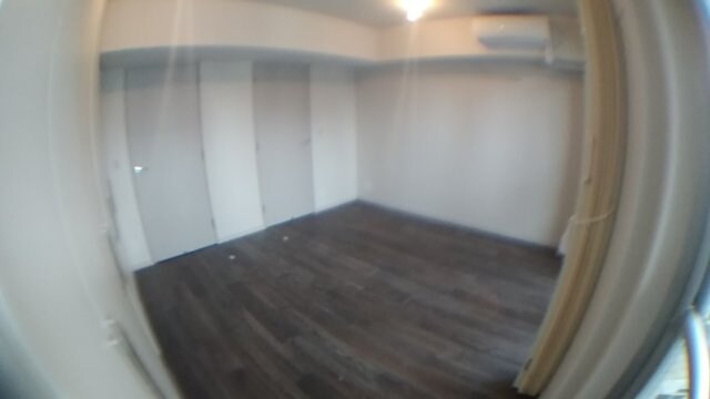 物件内観写真14　(洋室（可動収納を移動して2LDKにも変更可）)