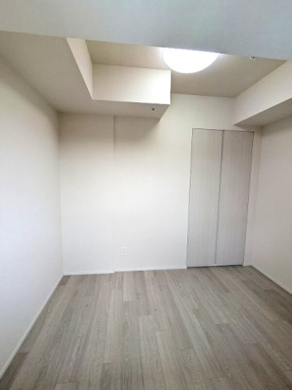 建物設備(4.7帖洋室、エアコン・照明付き)