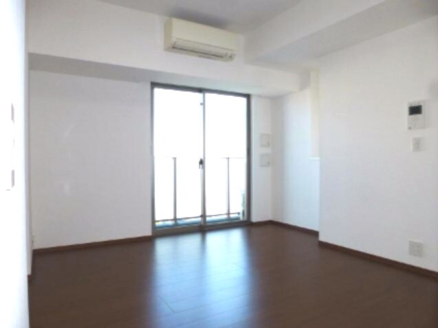 物件内観写真3　(コンフォリア浅草橋のリビングです)