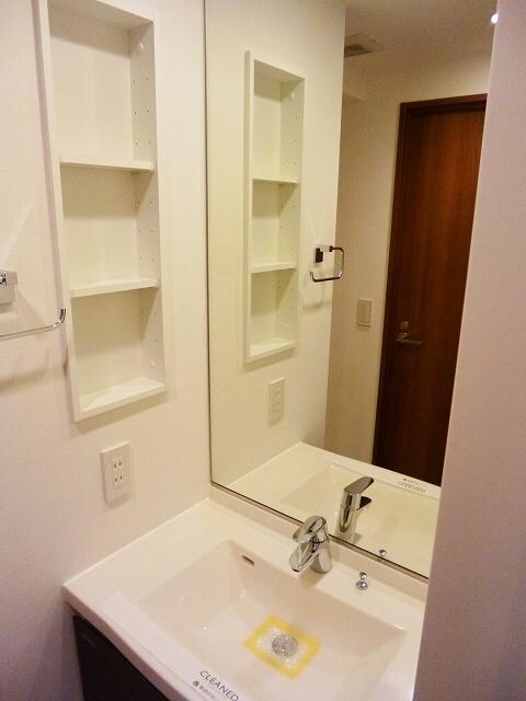 物件内観写真29　(コンフォリア浅草橋の洗面台です)