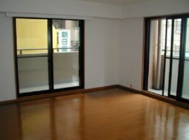 物件内観写真7　(リビング・大型リフォーム実施予定)