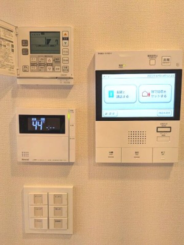 セキュリティ(多機能なモニター付インターホンセキュリティ、リビングの床暖脳)