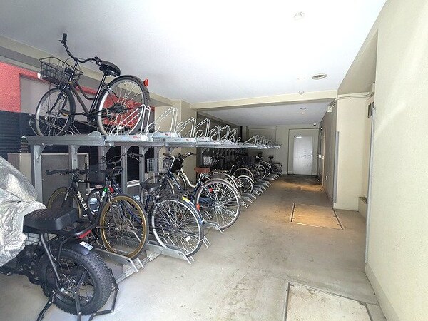 建物設備(屋内自転車置場)