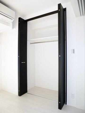 物件内観写真10　(グランカーサ三ノ輪１ＬＤＫのクローゼットです)