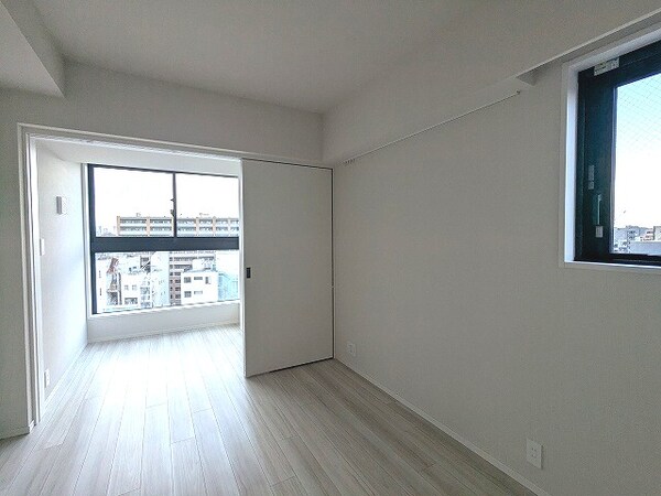 建物設備(4.9帖洋室と2.8帖サービスルーム)