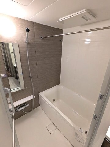 物件内観写真6　(追焚オートバス、浴室換気乾燥機)