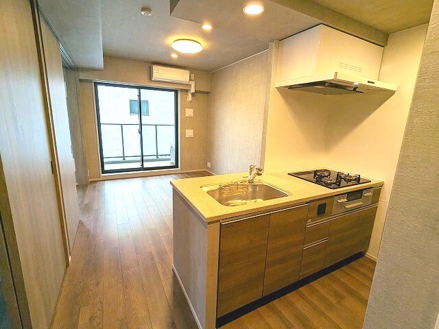 物件内観写真19　(カウンターキッチン、インターネット無料、リビング各洋室にエア)
