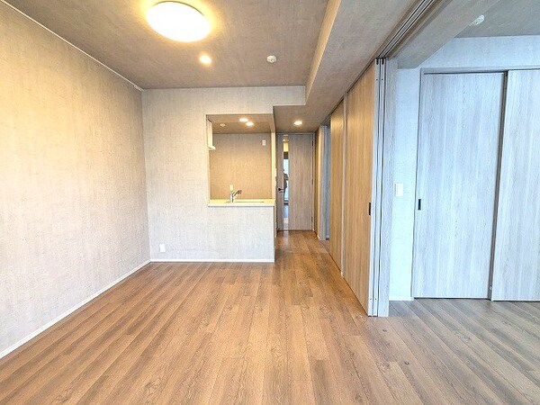 建物設備(カウンターキッチン、インターネット無料、リビング各洋室にエア)