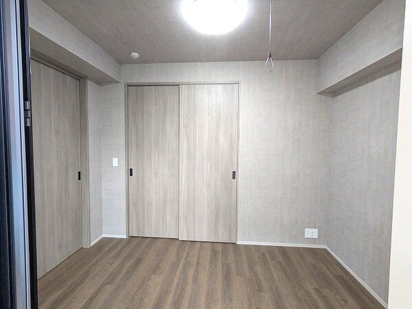 建物設備(5帖洋室、インターネット無料、リビング各洋室にエアコンと照明)