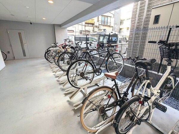 建物設備(奥菜屋根付自転車置場)