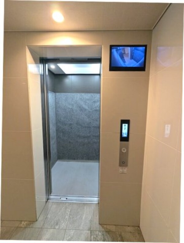 建物設備(防犯モニター付セキュリティエレベーター)