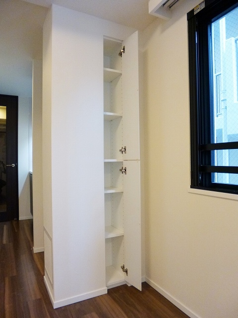 物件内観写真17　(ダイニング収納)