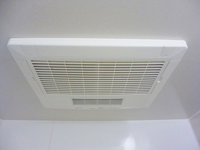 物件内観写真27　(浴室換気乾燥機付です)