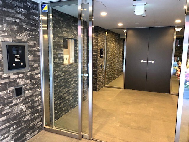 物件外観写真3　(ダブルオートロックセキュリティ)