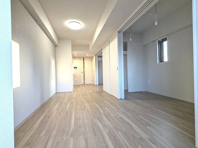 物件内観写真5　(エアコン3台付、インターネット無料)