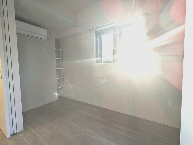 物件内観写真14　(3.2帖洋室、エアコン3台付、インターネット無料)