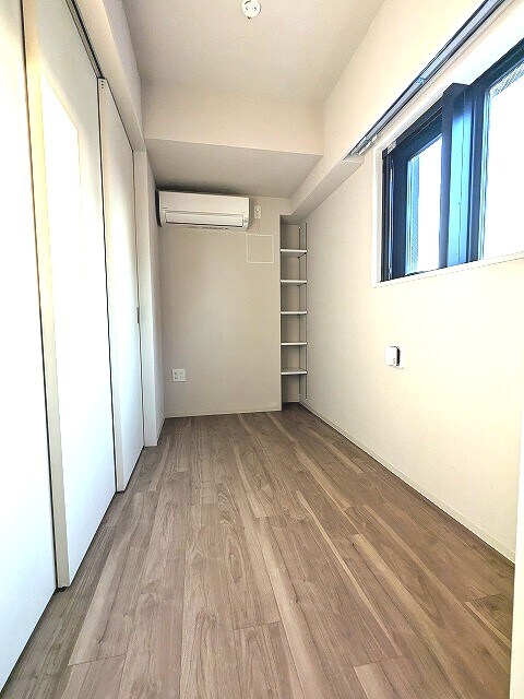 物件内観写真23　(3.2帖洋室、エアコン3台付、インターネット無料)