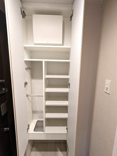 物件内観写真28　(傘入れ付きトールタイプのシューズＢＯＸ)