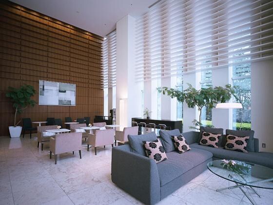 物件内観写真3　(ロビー)